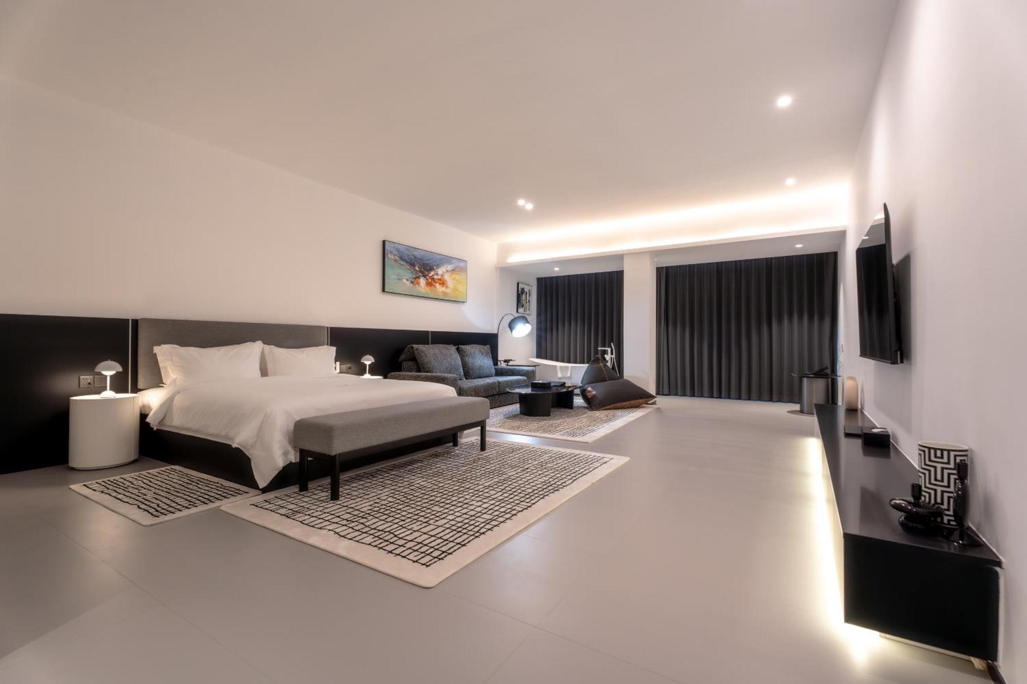 One Riviera Hotel And Residences Ban Souanmone Exterior foto